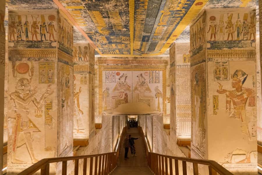 From Aswan:4 Days Nile Cruise Luxor Abu Simbel & Air Balloon - Day 3: Edfu’s Horus Temple and Luxor Temple Lit Up at Night