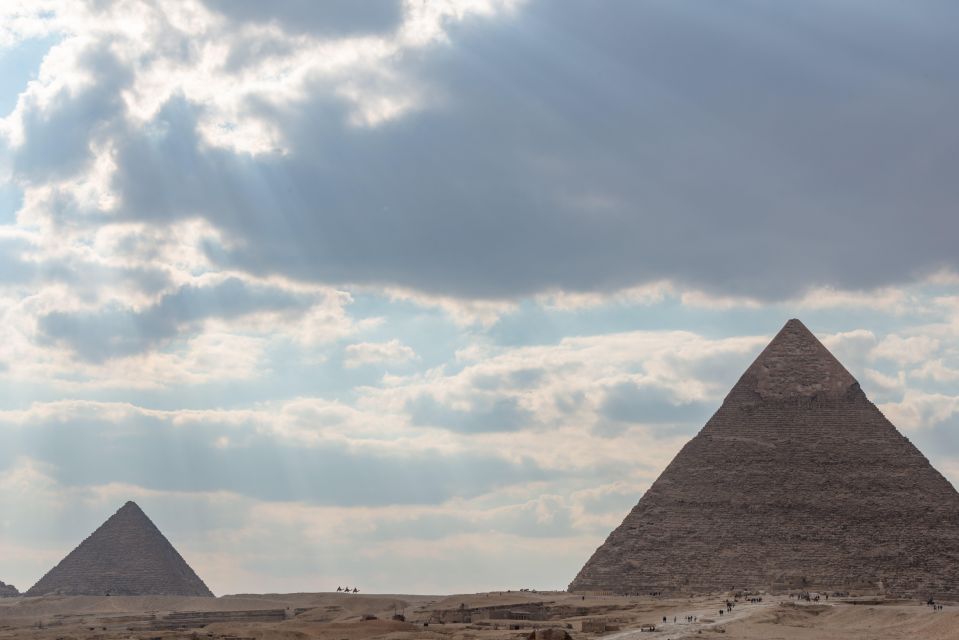 From Cairo Airport: Layover Tour To Giza Pyramids and Sphinx - Valley Temple of Chephren: The Stop That Adds Real Context