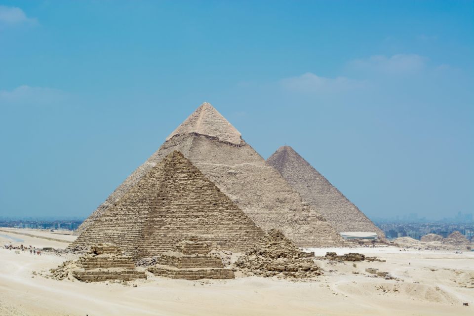 From Cairo Airport: Layover Tour To Giza Pyramids and Sphinx - The Cairo Shopping Stop: How to Handle the Perfume and Papyrus Pitch