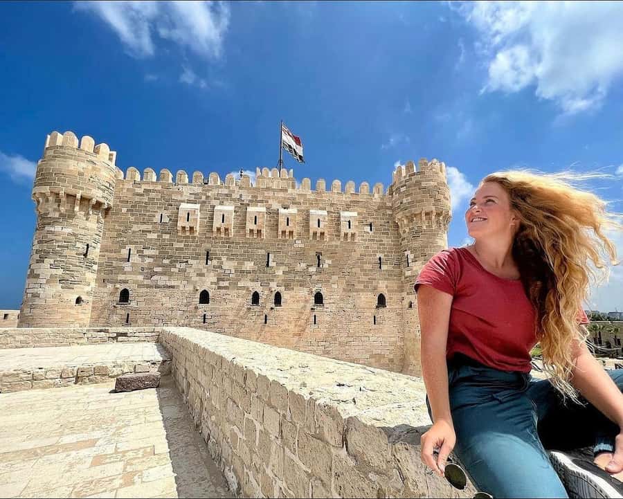 From Cairo: Alexandria Day Tour with Lunch - Kom el Shoqafa Catacombs: the instant wow factor