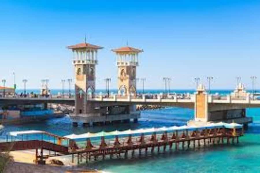 From Cairo: Alexandria Female-Guided Trip from Cairo - Quaitbay Castle, the Unknown Soldier memorial, and the corniche