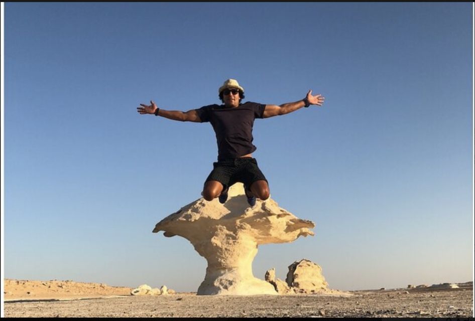 From Cairo: Bahariya Oasis and Black and White Desert Tour - Bedouin Lunch in a Desert Setting: The Break Your Body Needs
