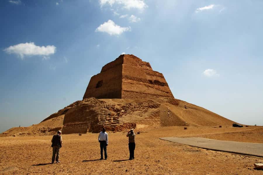 From Cairo: El Fayoum Pyramids Private Day Tour - Lunch time in a local restaurant: the reset you’ll appreciate