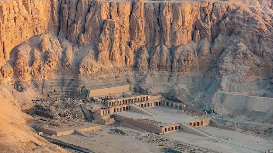 From Cairo: Immersive Luxor Attractions Day Tour by Flight - Luxor Temple and the Avenue of Sphinxes: power with a quieter tone