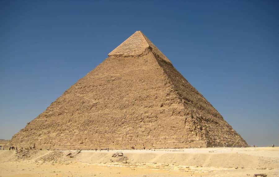 From Cairo or Giza: Giza Pyramids and Sphinx Private Tour - The Pyramid Complex Start: Seeing Khufu, Khafre, and Menkaure in One Flow