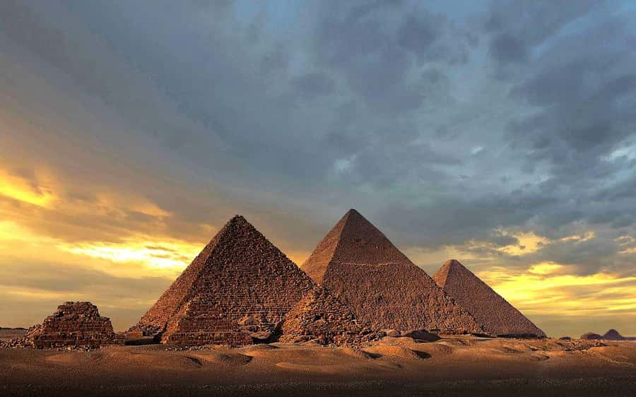 From Giza: Day tour to Giza Pyramids Tour with Pickup - Should you book Emo Tours Swiss for the Giza Pyramids day tour?