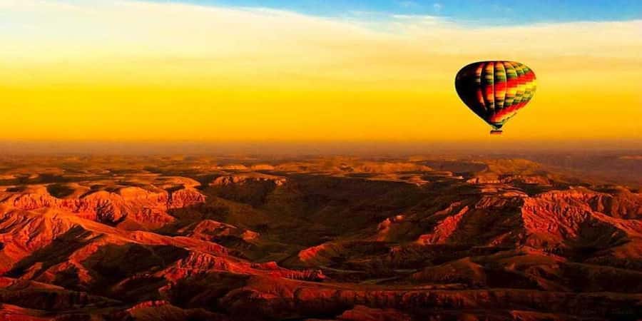 From Hurghada: 1-Night Luxor Tour, Hot Air Balloon, Transfer - Luxor Temple and the Opet connection