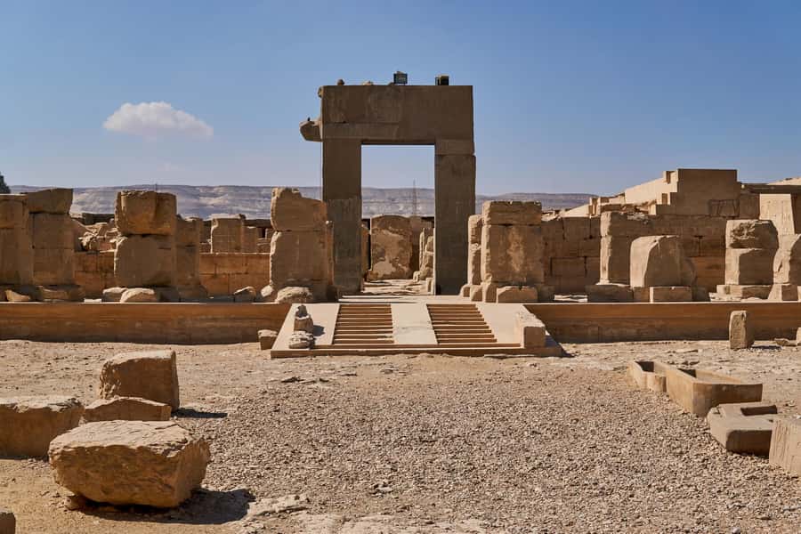 From Luxor: Day Trip to Dendera & Abydos Temples with Guide - Dinner included in Luxor: what to expect (and what to watch for)