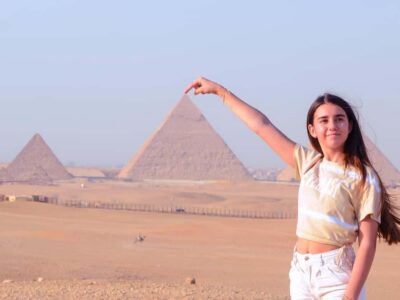 Giza: Female Guided Pyramids and Egyptian Museum Tour - Up-close time at the Pyramids of Giza (Khufu, Khafre, Menkaure, Sphinx)