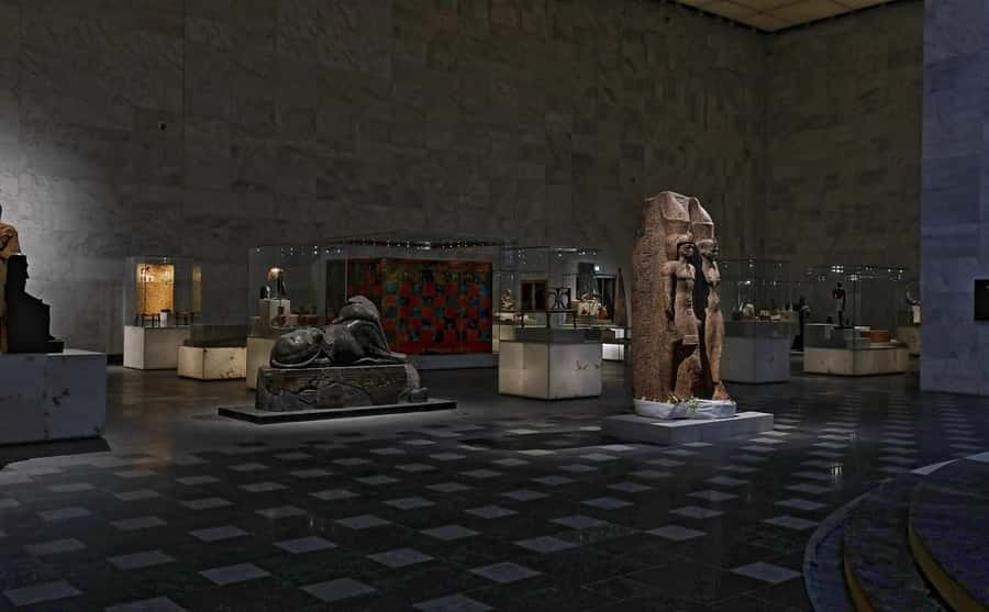 Giza: Pyramids, Museum of Civilization and Old Cairo, Bazaar - Giza Pyramids and the Sphinx: A Guided First View