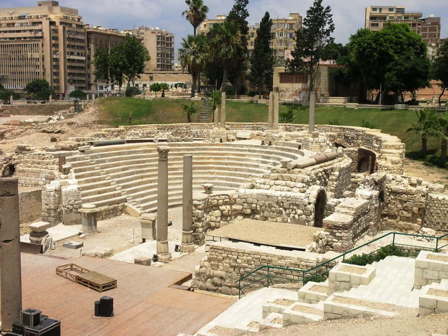 Group Tour top Things To Do In Alexandria From Cairo - Going underground at Kom el-Shoqafa Catacombs
