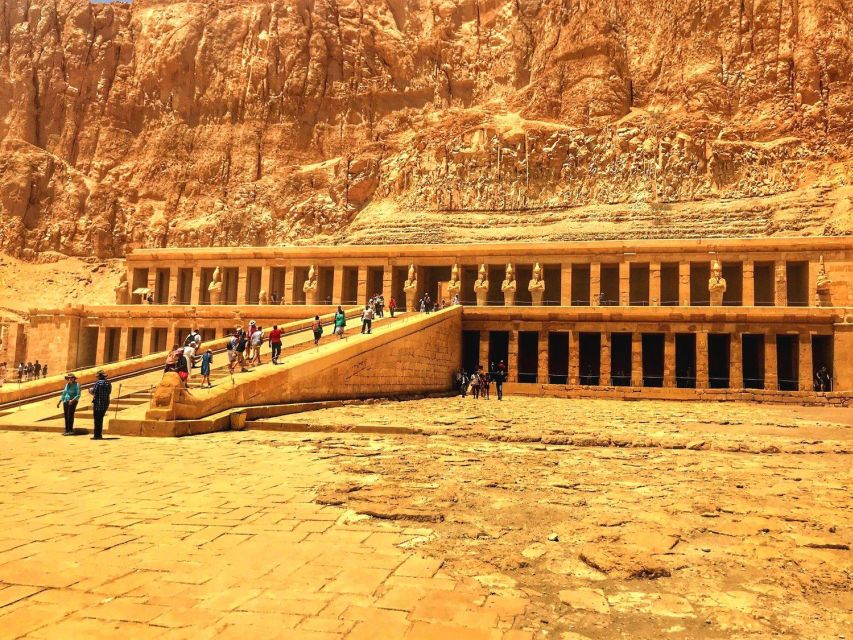 Guided tour to Temple Of Queen Hatshepsut With transfer - Colossi of Memnon: A Guided Stop With Clear Payoff