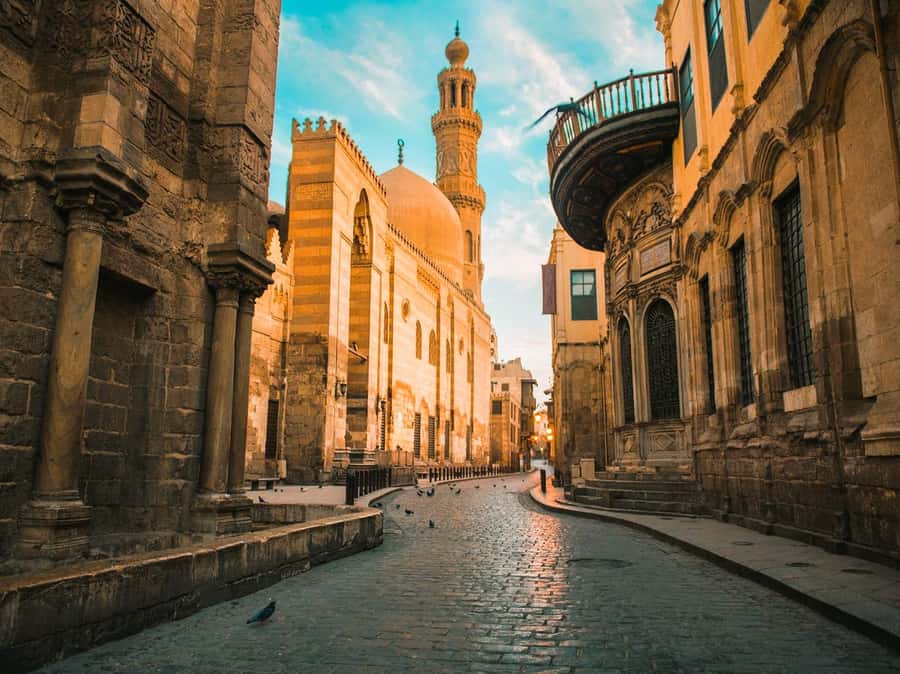 Half Day Tour: El Moez Street, Al Azhar Park and Bazar - A 4-hour Cairo route that actually feels doable