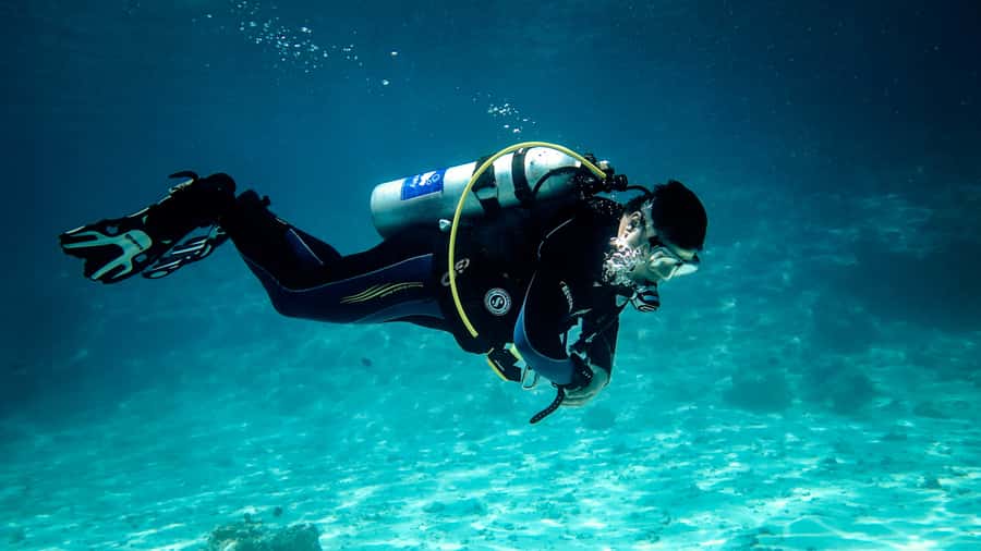 Hurghada: 1, 2, 3, 4, or, 5-Day Scuba Diving Package - Intro day vs 1–5 day packages: how to choose