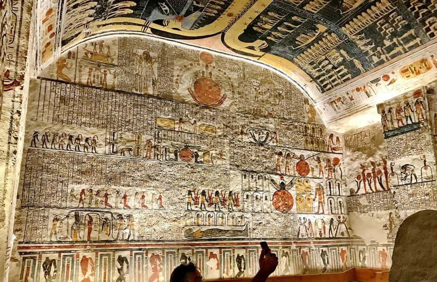 Hurghada: 2-Day Luxor Tour with Hotel, Balloon, & Boat Ride - Sunset felucca on the Nile: authentic style, not a full production