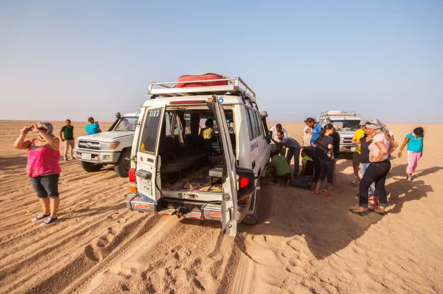 Hurghada: 6-Hour Jeep Desert Safari, Dinner, and Show - Quads and Spider Buggies: Fun, Controlled, and Not Quite Freedom
