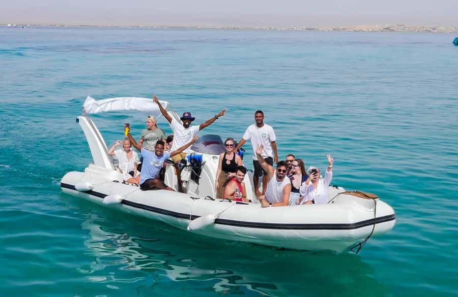 Hurghada: 6 Islands Tour with Dolphin Watching & Snorkelling - Orange Bay and Nemo Bay: beach breaks with different vibes