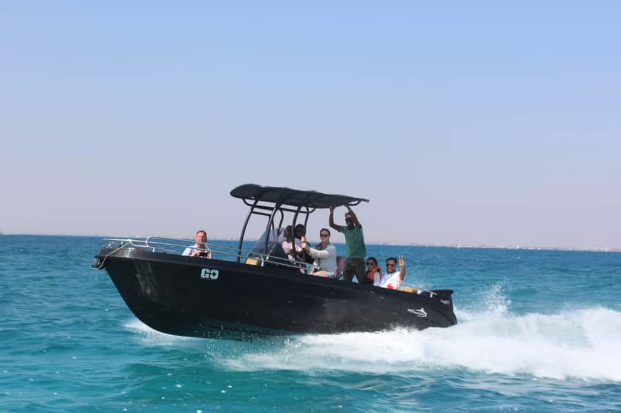 Hurghada: 6 Islands Tour with Dolphin Watching & Snorkelling - Parasailing add-on for the thrill seekers