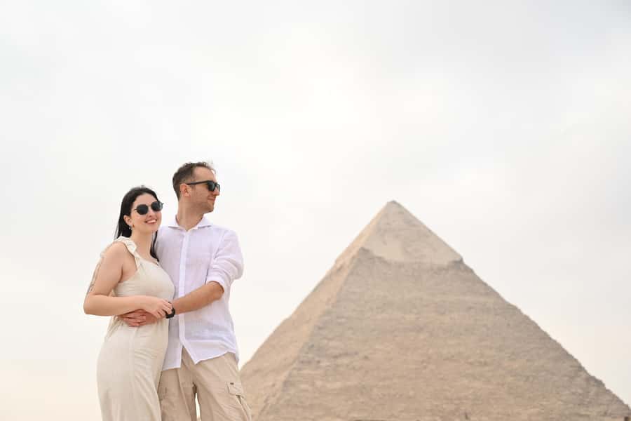Hurghada Day Trip to Giza Pyramids, Sphinx, Museum and lunch - Giza Plateau: walking the Great Pyramid and seeing more than the postcard