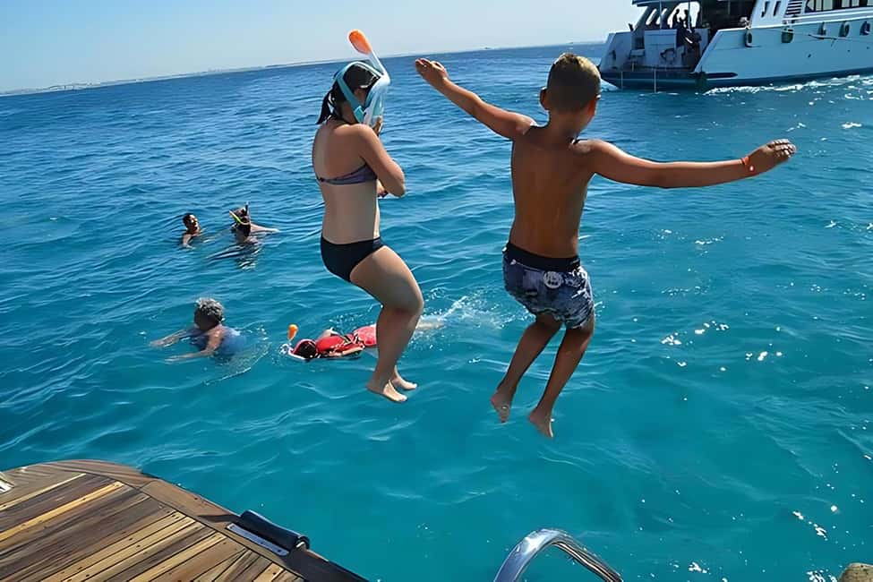 Hurghada: Dolphin Cruise with Snorkeling & Buffet Lunch - Dolphin cruise value in Hurghada: why $26 can make sense
