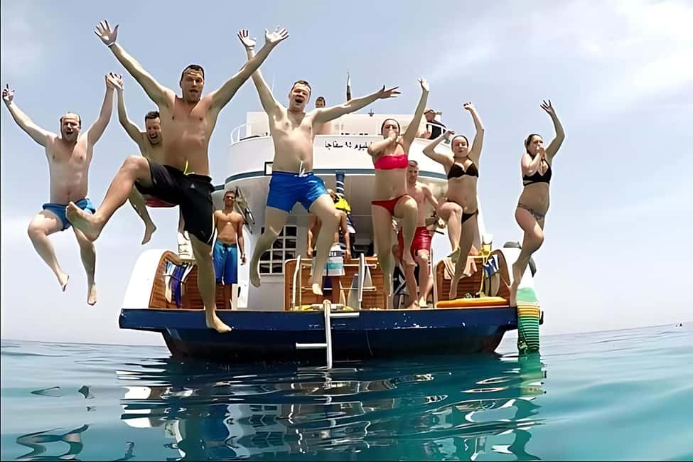 Hurghada: Dolphin Cruise with Snorkeling & Buffet Lunch - Extras included: banana boat and sofa boat