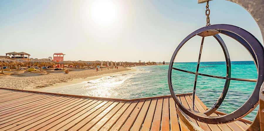 Hurghada: Giftun Islands with Snorkeling & Semi-Submarine - Giftun Islands from Hurghada: the easy way to see the Red Sea