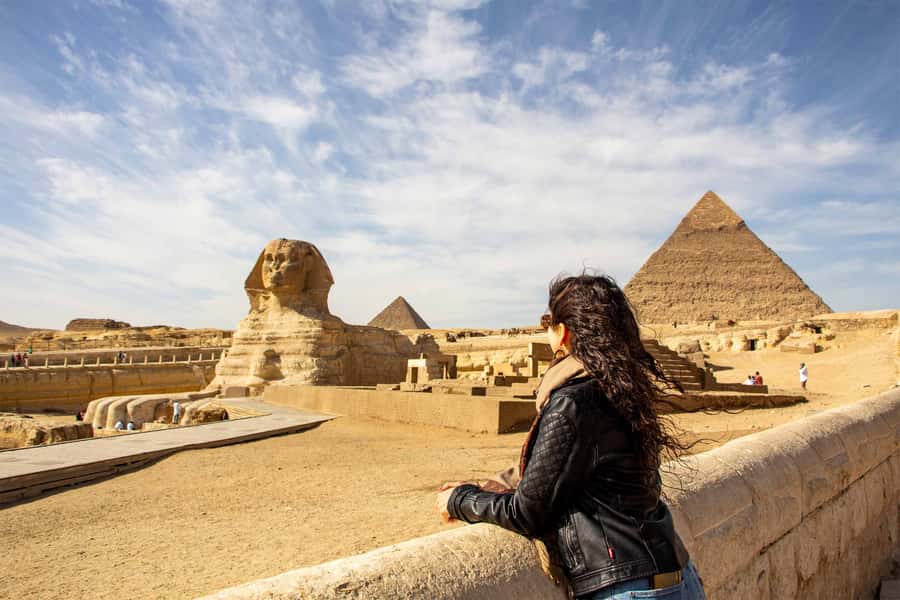Hurghada: Giza Pyramids, Sphinx, Museum & Old Souq Day Trip - Great Pyramid viewing: seeing the icon even without going inside