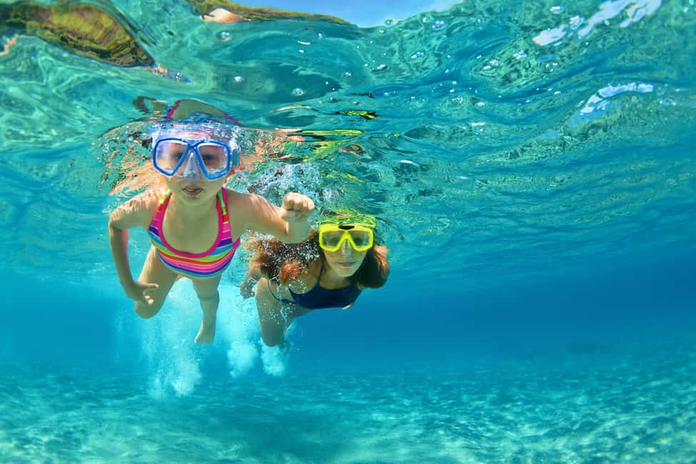 Hurghada: Glass Boat & Snorkeling with Optional Parasailing - Transportation Reality Check: When Pickup Works Best