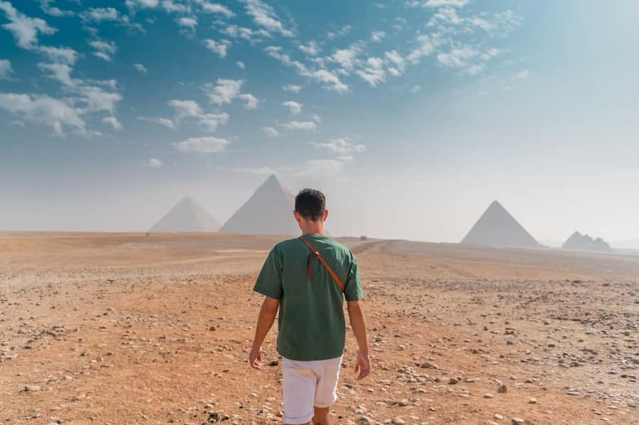 Hurghada: Grand Egyptian Museum, Pyramids & Sphinx Day Tour - Giza Pyramids with an expert: what you should focus on first