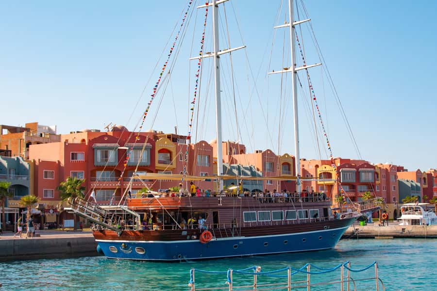 Hurghada: Guided City Highlights Tour with Shopping Stops - Al Mina Mosque: A Photo Stop That Still Teaches You Stuff