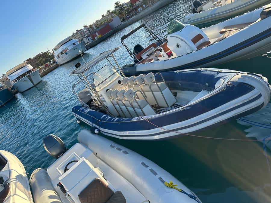 Hurghada: High-Speed Sea Taxi Tour to Orange Bay or Magawish - Breakfast or lunch on the island: included food and what to watch for