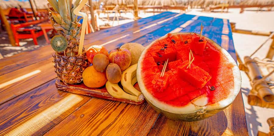 Hurghada: Hula Hula Island Boat Trip with Snorkeling & Lunch - On the boat: comfort, crew style, and what’s really included