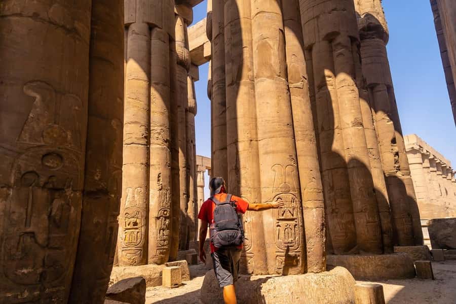 Hurghada: Luxor Guided Full Day trip with Tut Tomb & Lunch - Luxor Temple photo stop: short time, big payoff