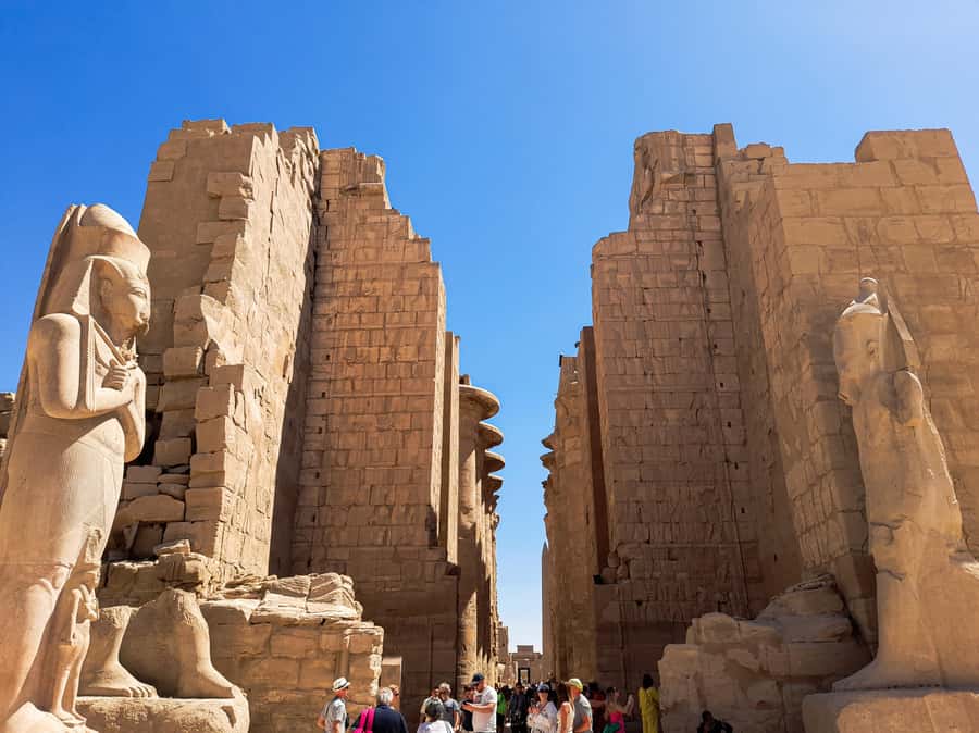 Hurghada: Luxor Highlights All-Inclusive Tour & Balloon Ride - Felucca Nile sail and Egyptian tea: the calm reset