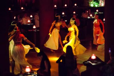 Hurghada: Naz Cabaret ticket with beverages - The show: jazz, dancers, singing, and the rhythm of the night