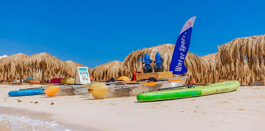 Hurghada: Paradise Island Yacht Cruise, Lunch & Snorkeling - Snorkeling with guides close by: how to get the most fish per minute