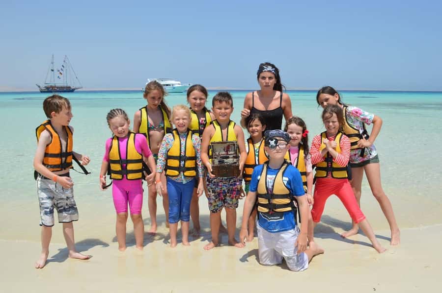 Hurghada: Pirates Sailing Boat to Orange Bay with Transfers - Sailing Out First: The Calm Part Before Snorkeling