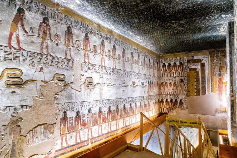 Hurghada: Private 4-Day Nile Cruise with Hot Air Balloon - Hatshepsut’s Mortuary Temple And Colossi of Memnon: Monument Patterns You Can Read