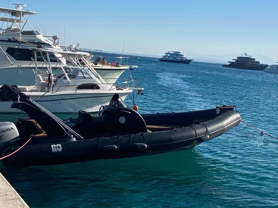 Hurghada: Private Dinner and Sunset Yacht Cruise - Captain and Host Style: Why the Crew Matters Here