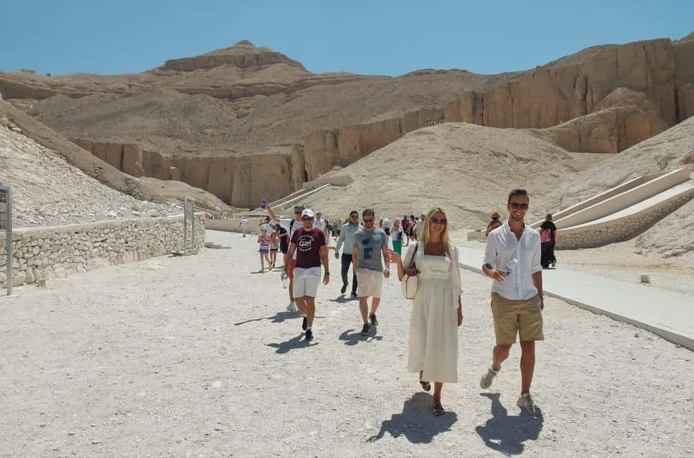 Hurghada: Small Group Day Tour to Luxor with Nile Boat - Colossi of Memnon: quick stop, strong visual impact