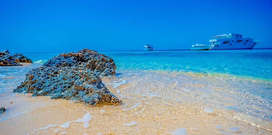 Hurghada: Sunset Hula Hula Island W/ Snorkeling & Lunch - Massage on yacht tours: the quick treat you’ll either love or skip