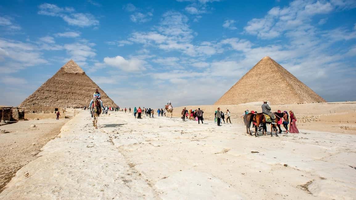 Hurghada to Cairo: Full-Day Tour one way Bus & Flight Return - Who should book this tour (and who should think twice)