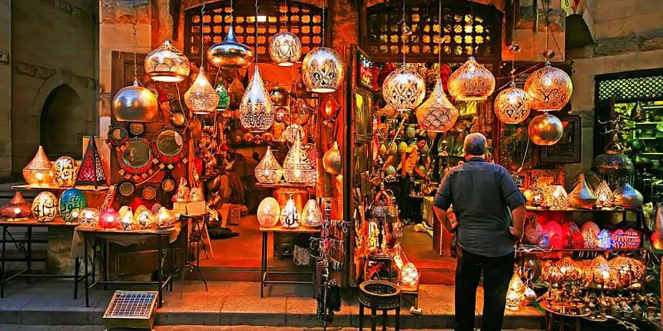 Hurghada to Cairo: Full-Day Tour one way Bus & Flight Return - Should you book Hurghada to Cairo with flight return?