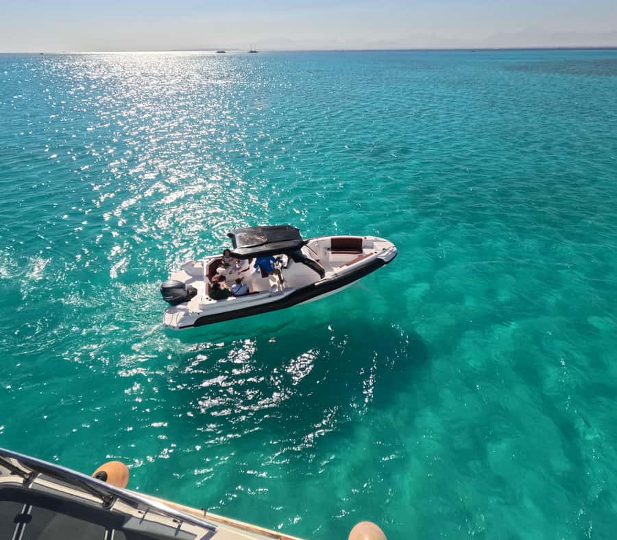 Hurghada: Turtle Bay Speedboat Tour with Snorkeling - Turtle Bay And The 30% Turtle Chance (How To Think About It)