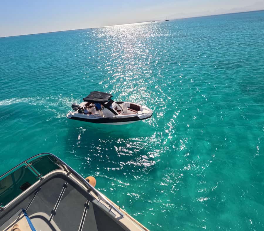 Hurghada: Turtle Bay Speedboat Tour with Snorkeling - Who Should Book This Speedboat Tour (And Who Should Skip It)