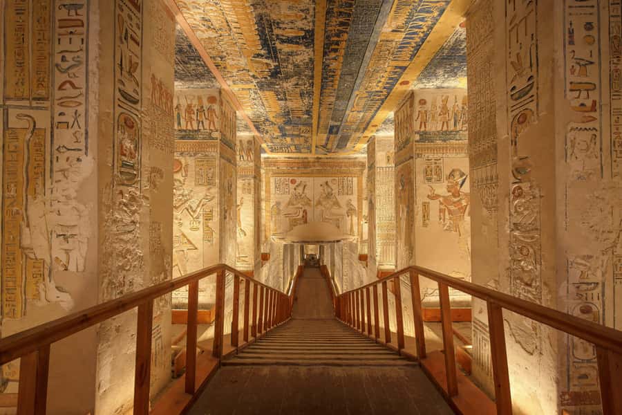 Luxor: 2-Day All-Inclusive Highlights Tour & Tut's Tomb - Day 2 on the East Bank: Karnak Temple with the Amun–Mut–Khonsu story