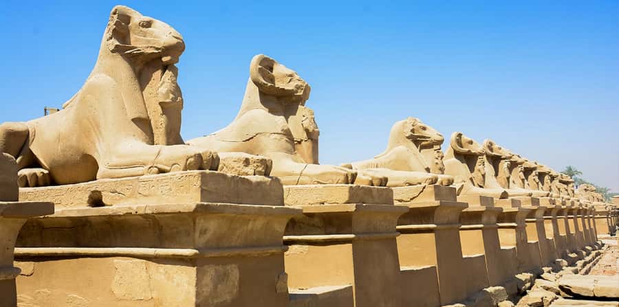 Luxor 2 Days Tour from Hurghada By Car - Your 05:00 start from Hurghada: the road-trip reality