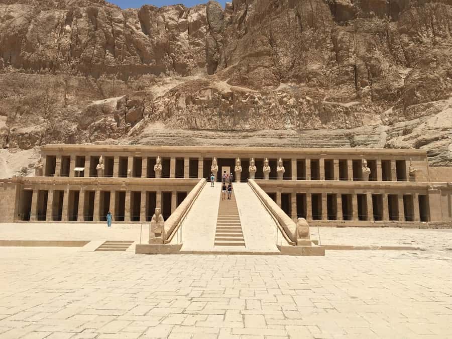 Luxor: 3-Day Nile Cruise to Aswan with Hot Air Balloon - Abu Simbel: an early start for a true architectural showpiece