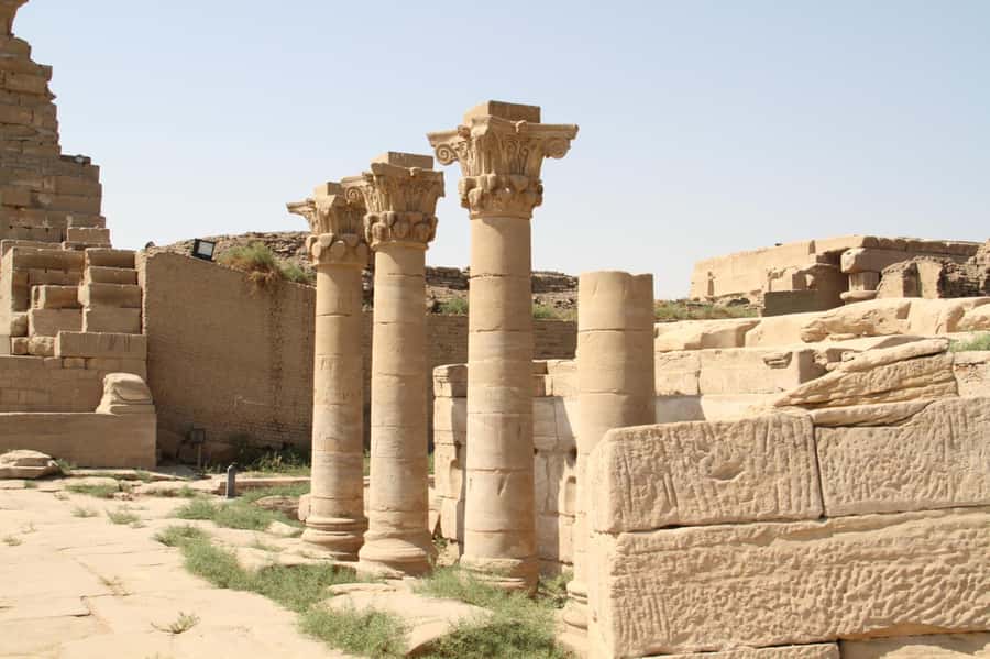 Luxor Day Tour Visit Dendara And Abydos Temples - Dendera’s Temple of Hathor: Where Preserved Color Changes Your Experience