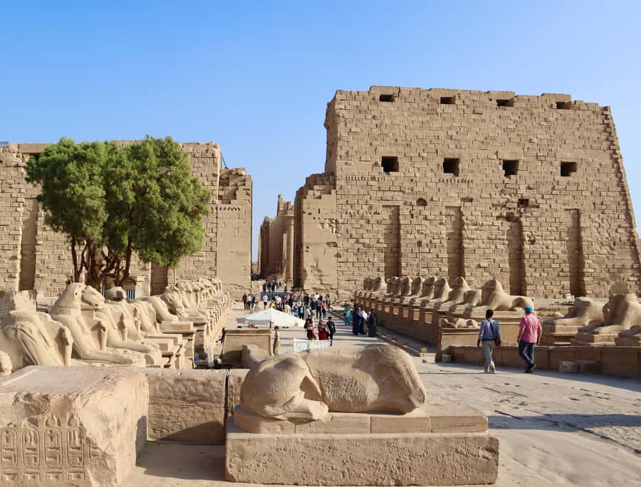 Luxor: East and/or West Banks Guided Tour with Lunch - East Bank vs West Bank: what this tour actually gets right